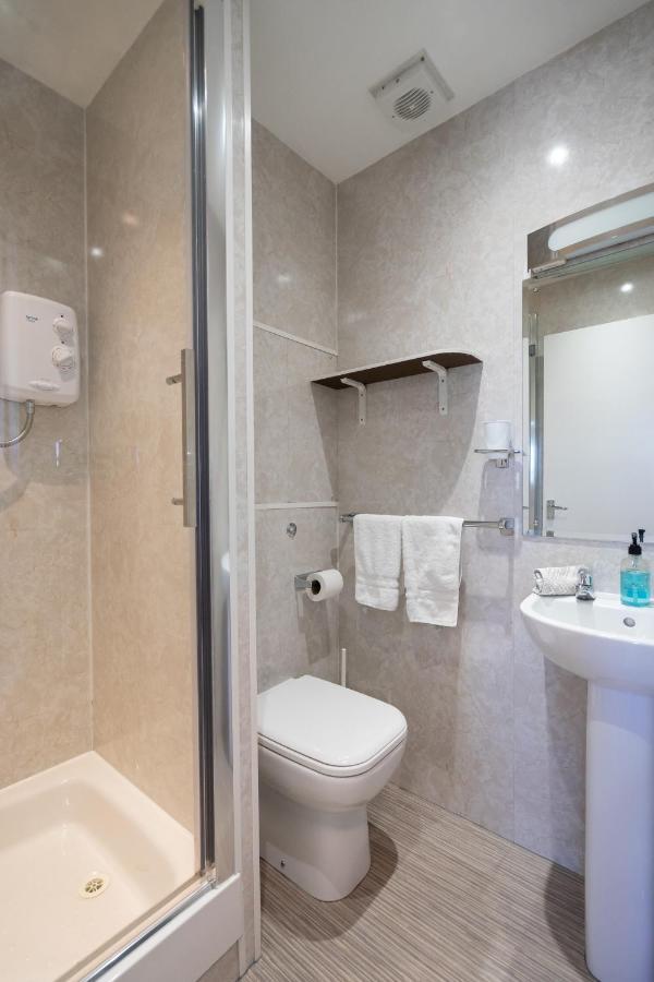 Driepersoonskamer met Eigen Badkamer