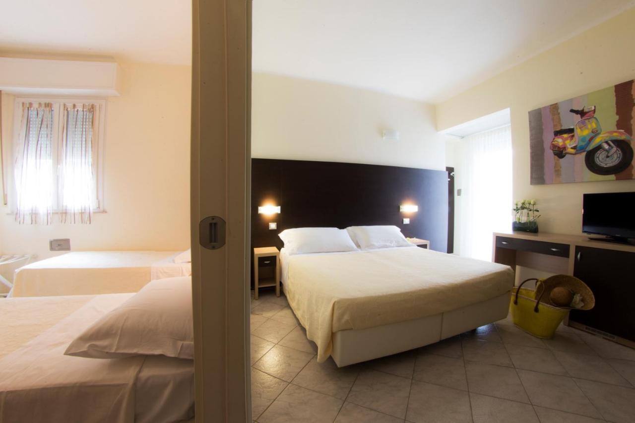 Camera Familiare con Bagno in Comune