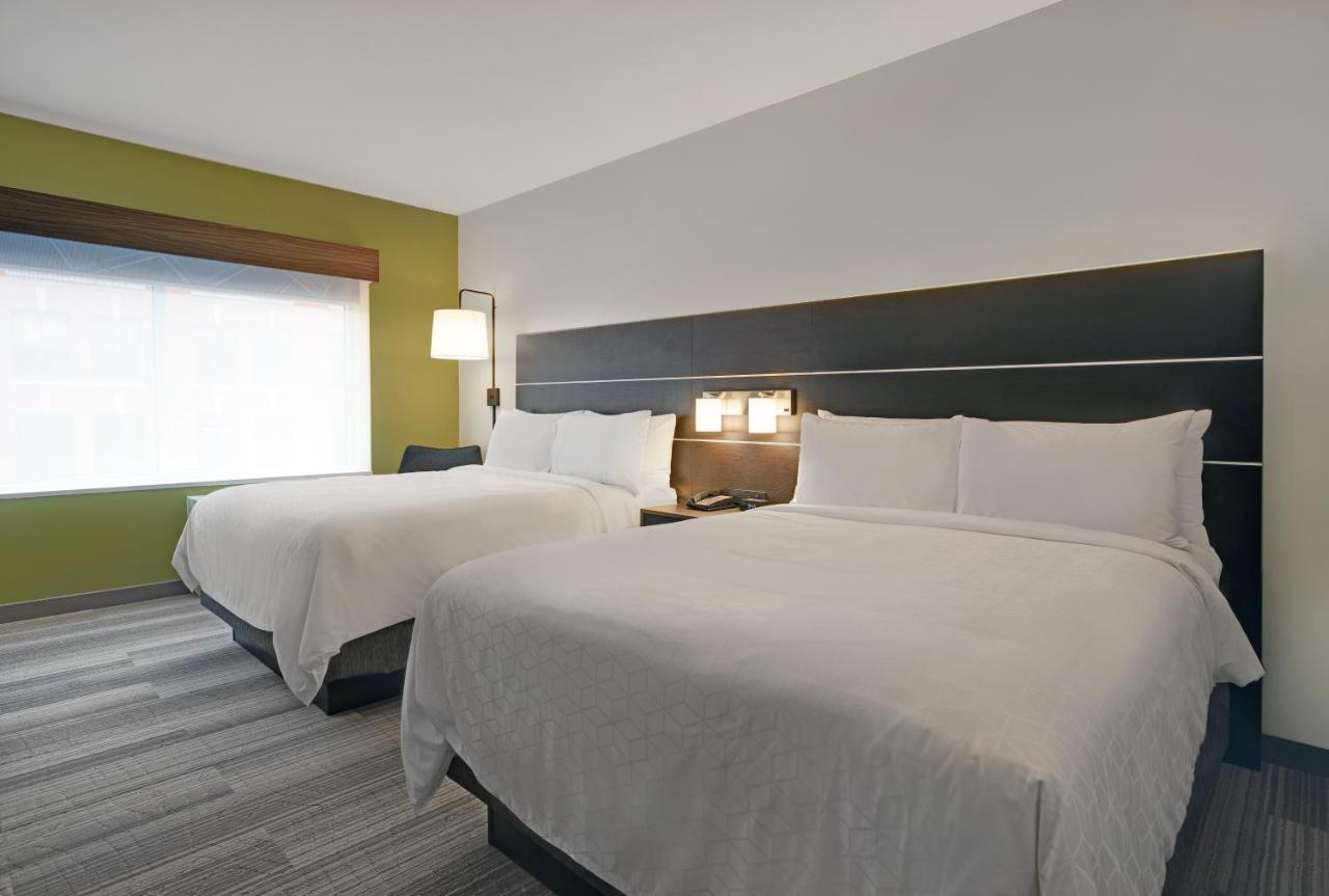 Standard Room with Two Queen Beds