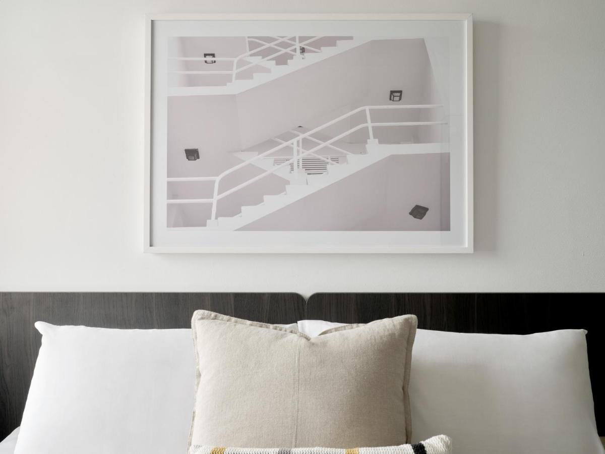 Single Room with Shared Bathroom,1124608755:JPEG