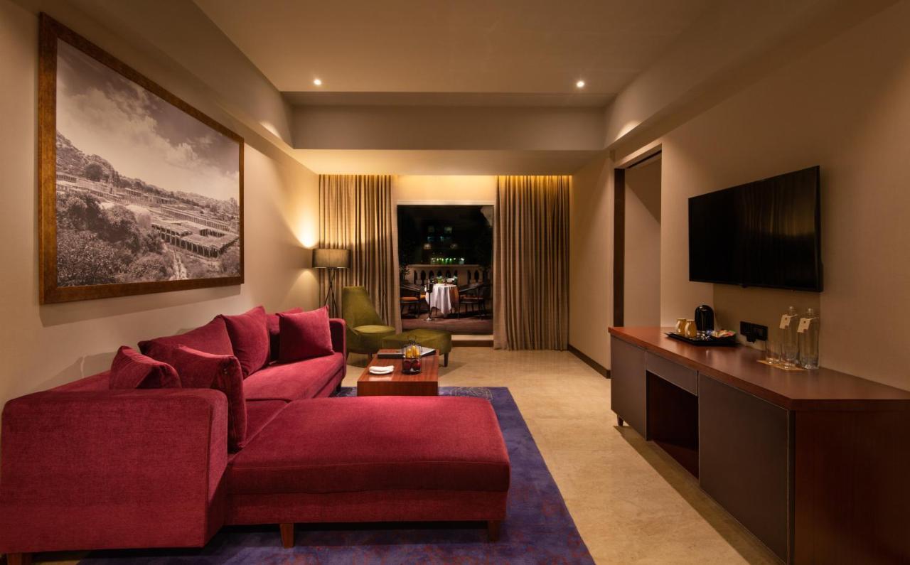 Executive Suite, 2 Bedroom -Executive lounge access,25% on F&B, Spa & Laundry