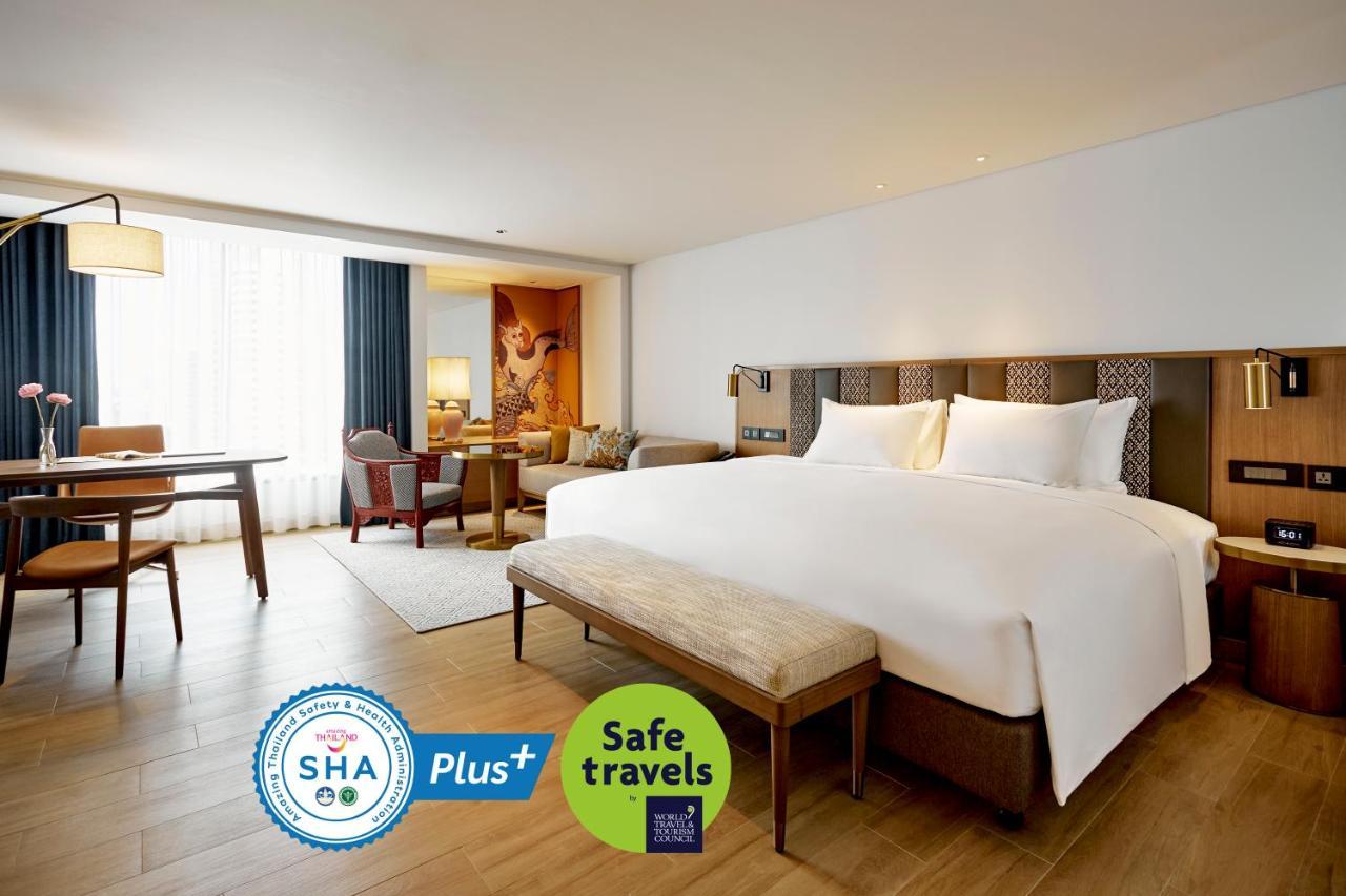 Junior Suite with California King Bed