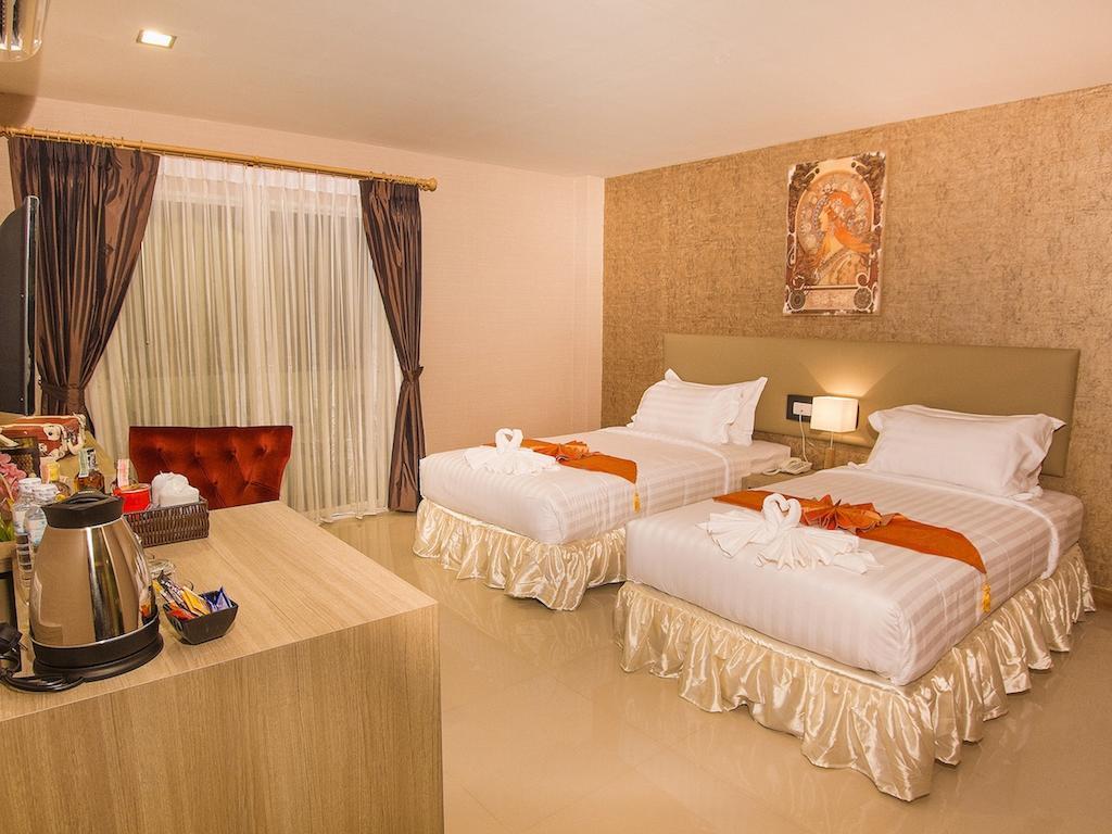 Retro Suite Twin