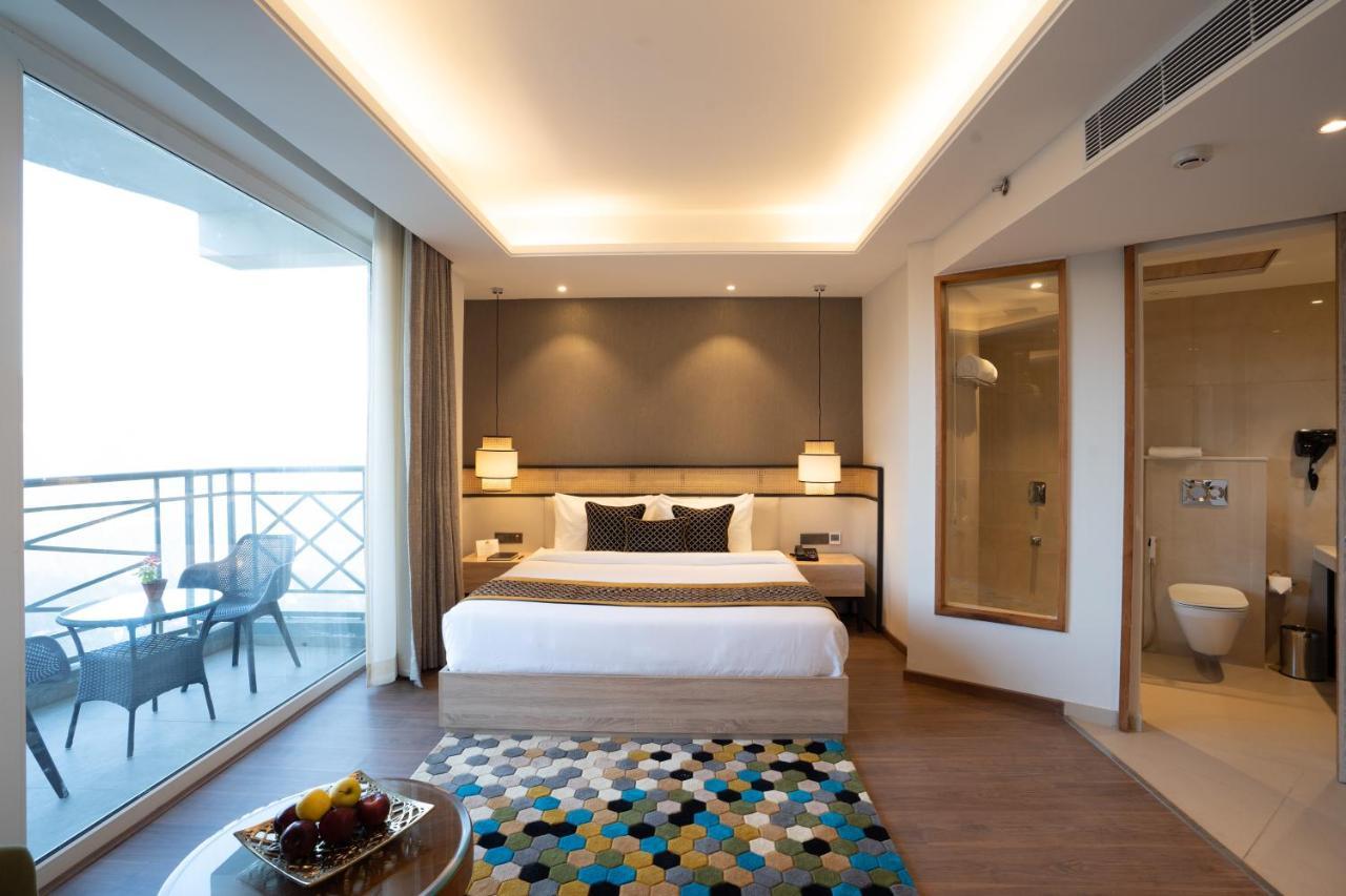 Panoramic (Balcony with View)