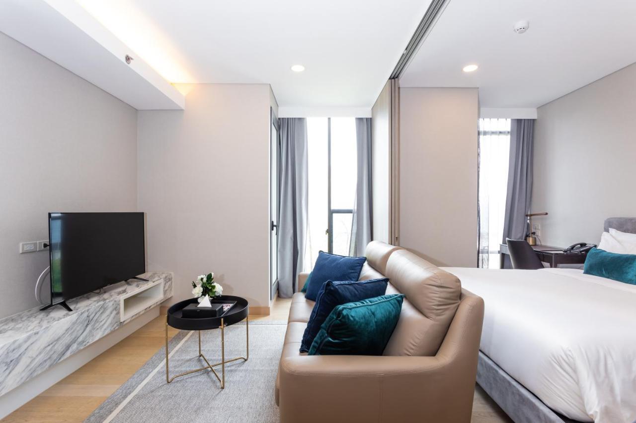 Studio King Room