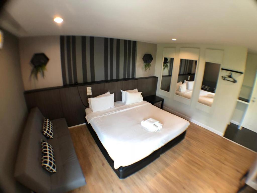Standard King Room