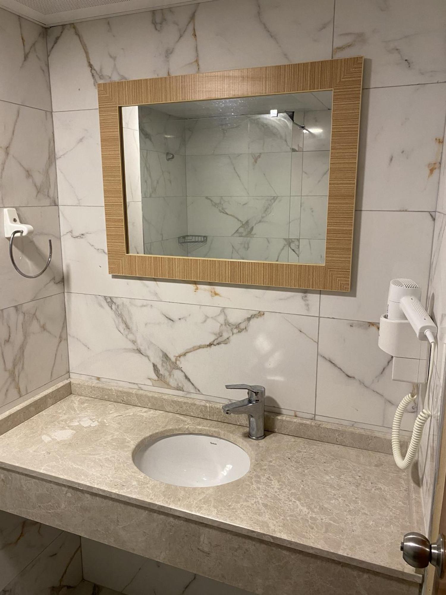 Economy Suite