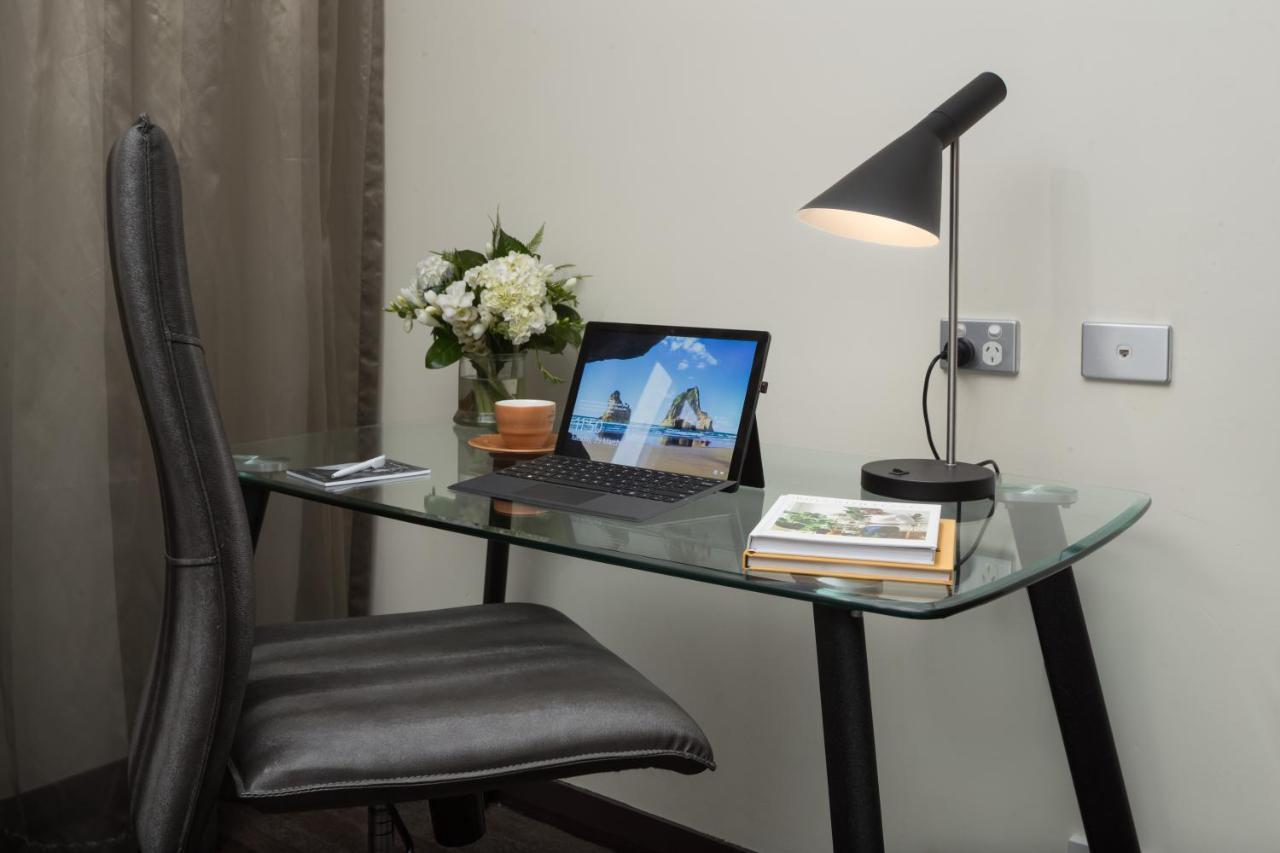 Executive Suite,1452561199:JPEG