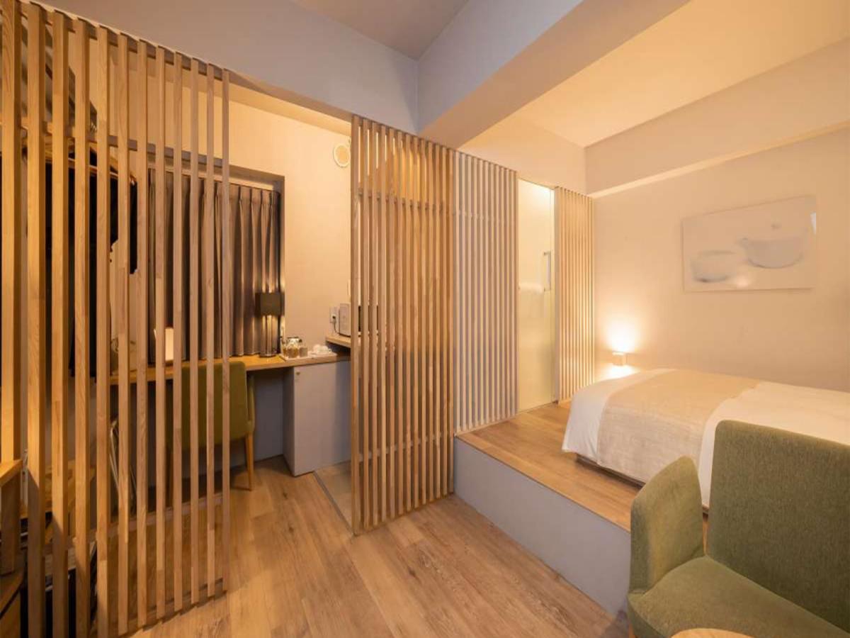 Deluxe Double Room - Four Cube