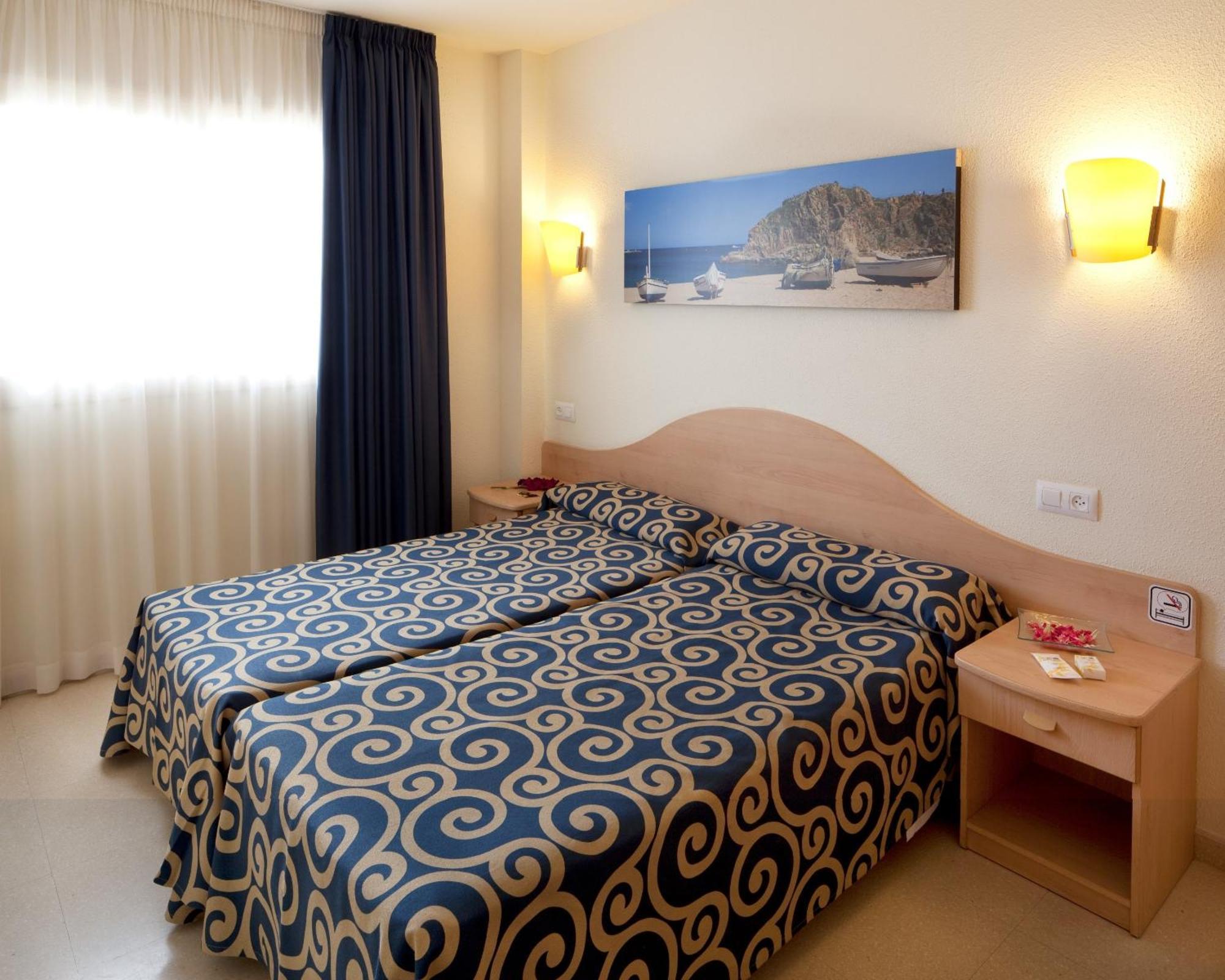 Family Suite (2 Adults + 2 Children)