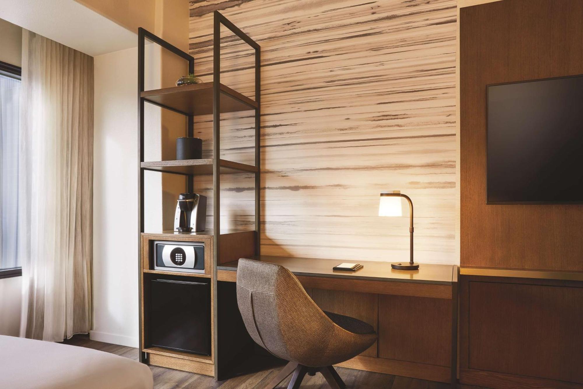 King Room with Shower and City View