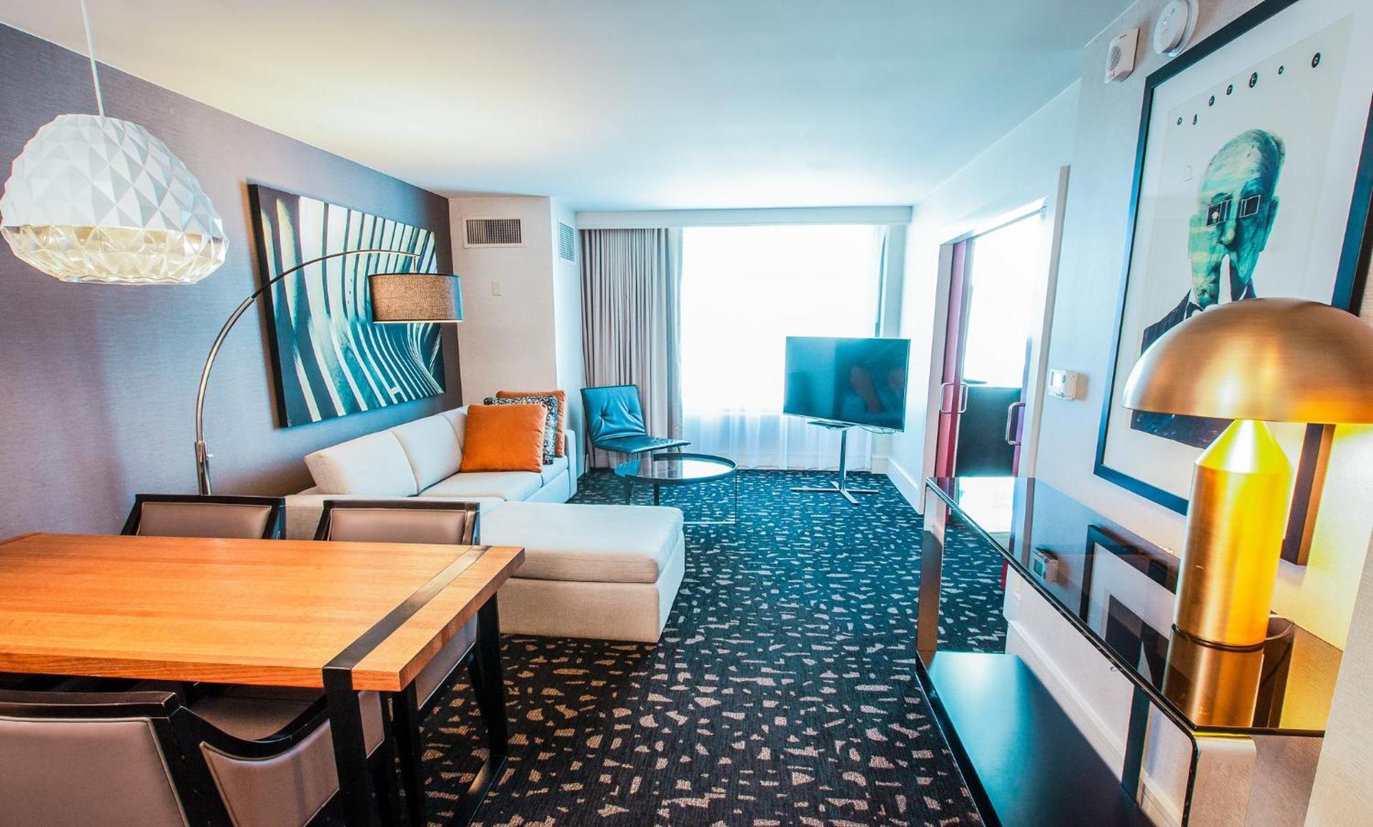 One-Bedroom King Suite with Skyline View