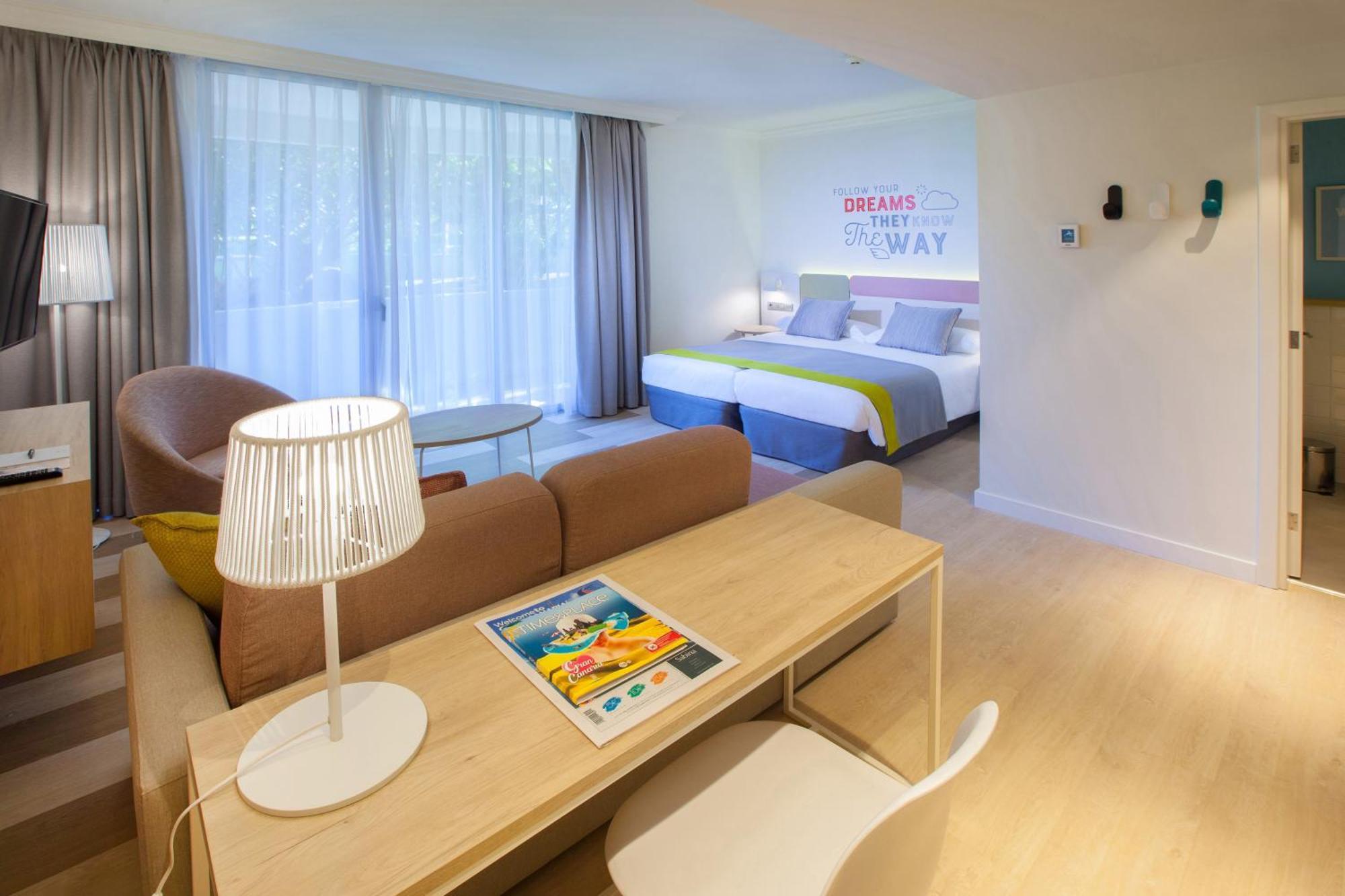 Family Room,959511793:JPEG