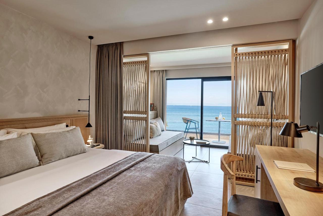 Junior Suite Pool View & Sharing Pool