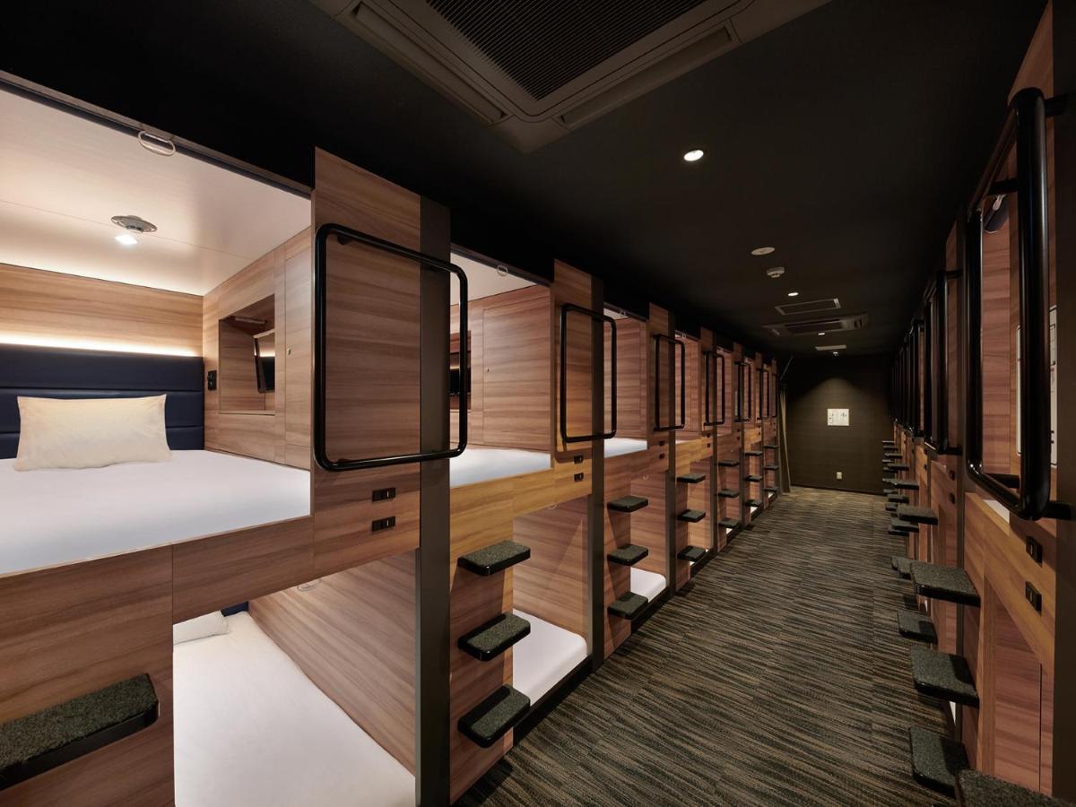 Capsule Room Male