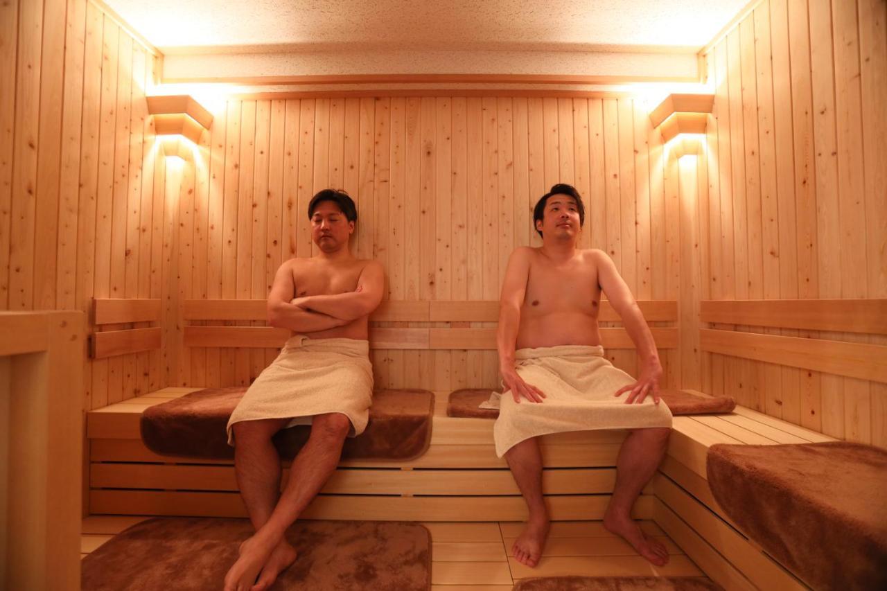 Capsule Room Male