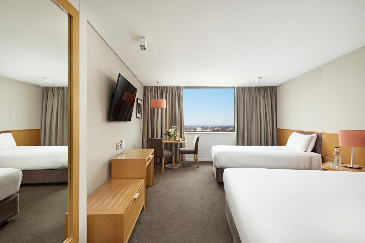 Deluxe Corner Room