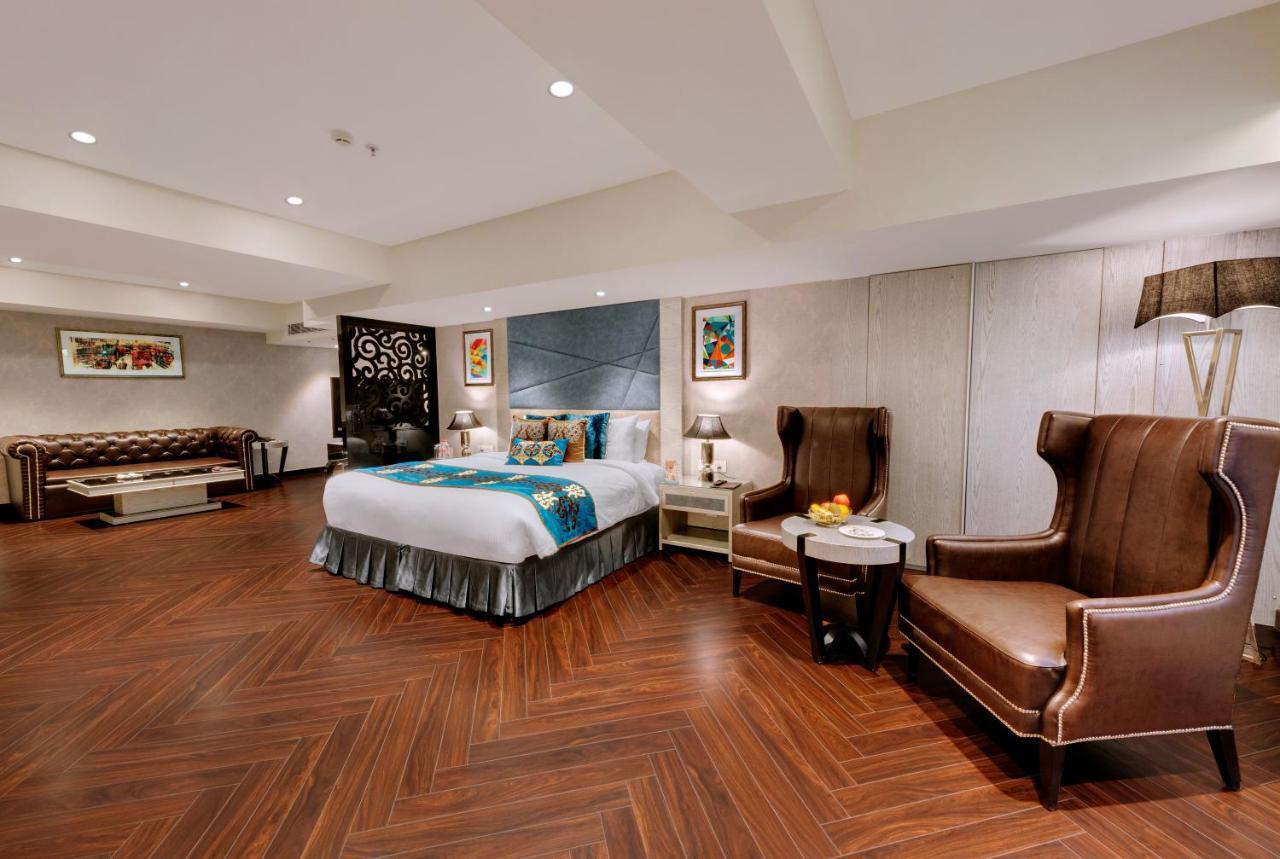 Suite Room,1361967311:JPEG