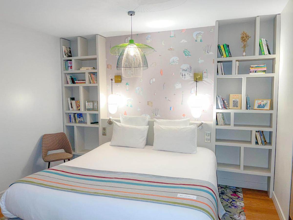 Apartment with King Bed and Kitchen