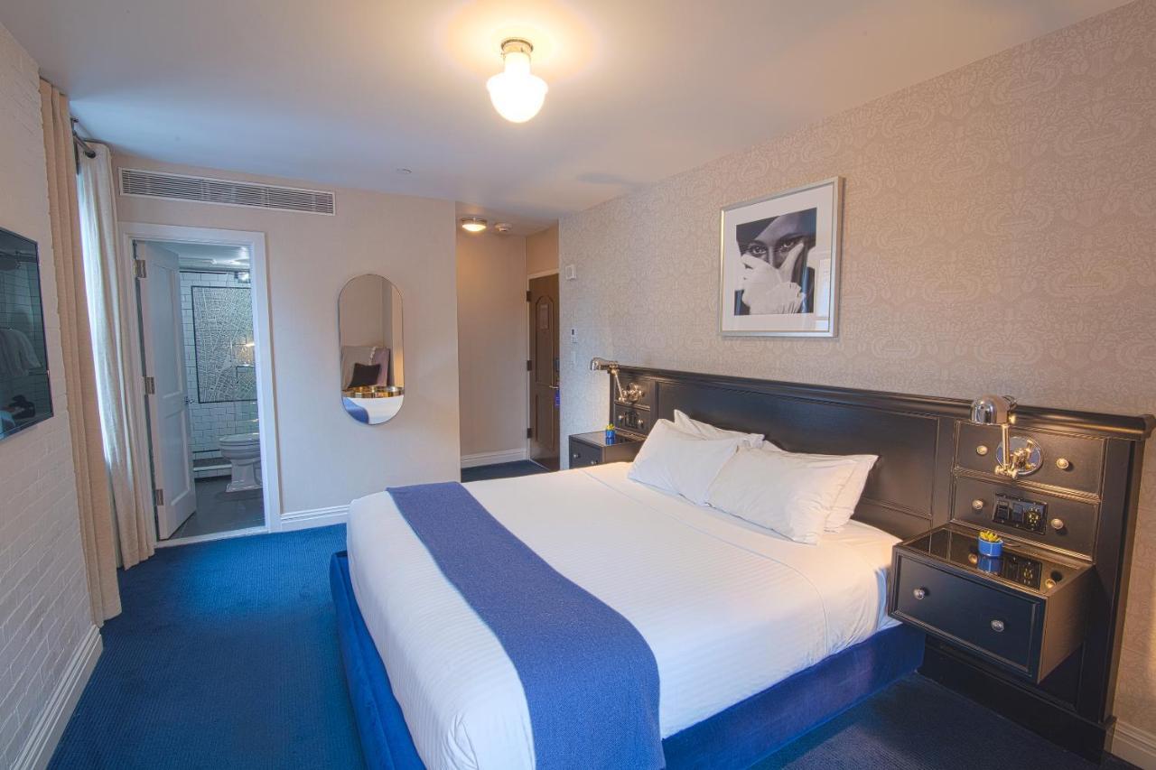 Studio 1 King bed