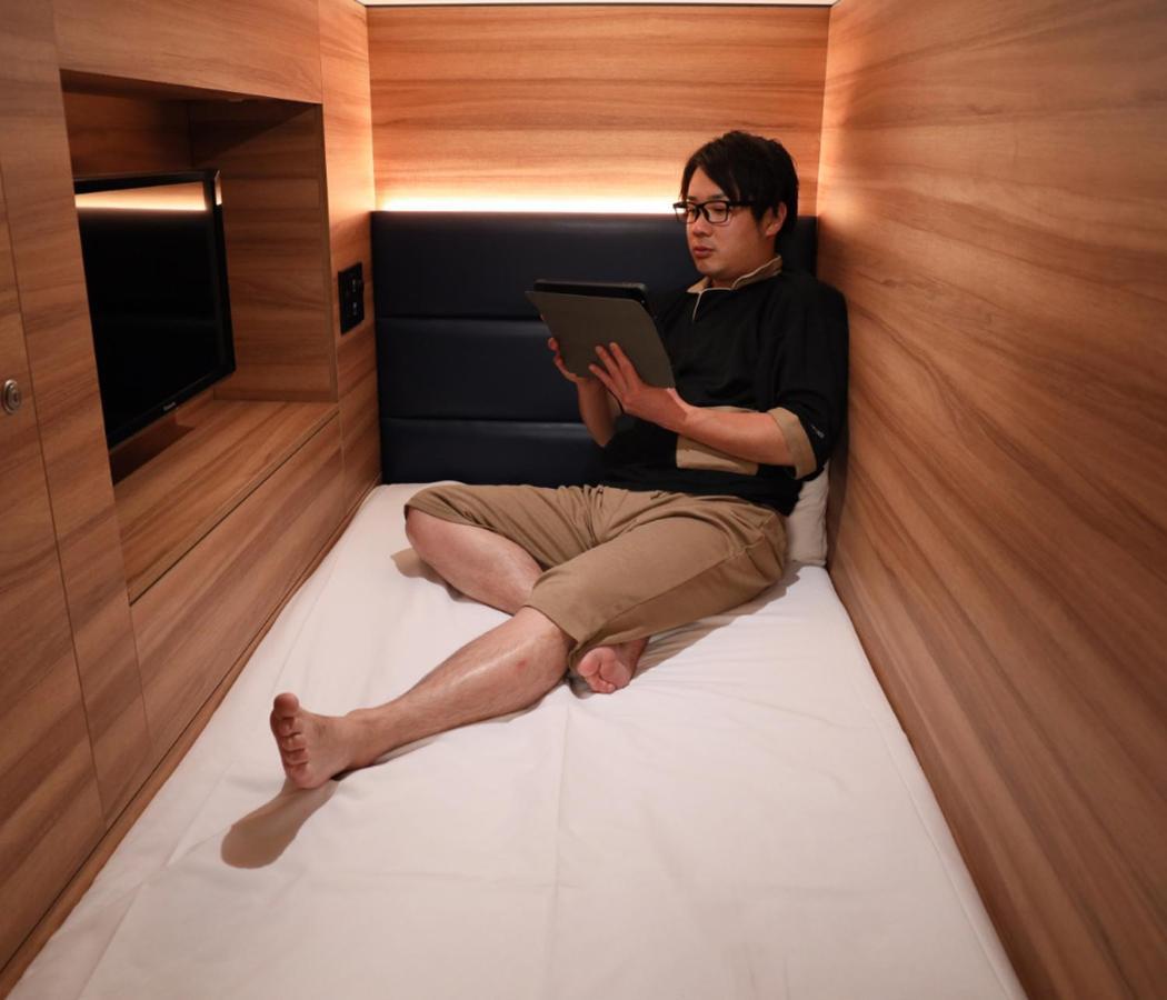Capsule Room Male