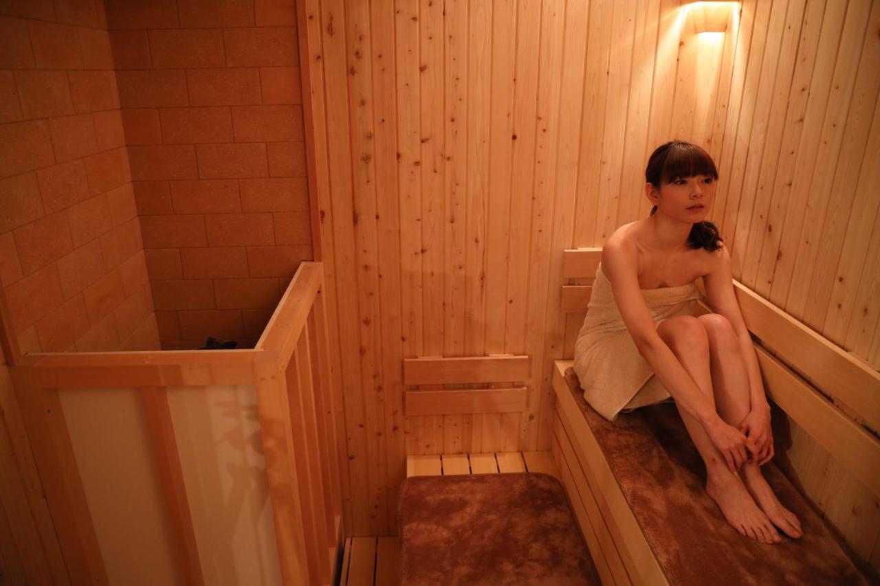 Capsule Room Female