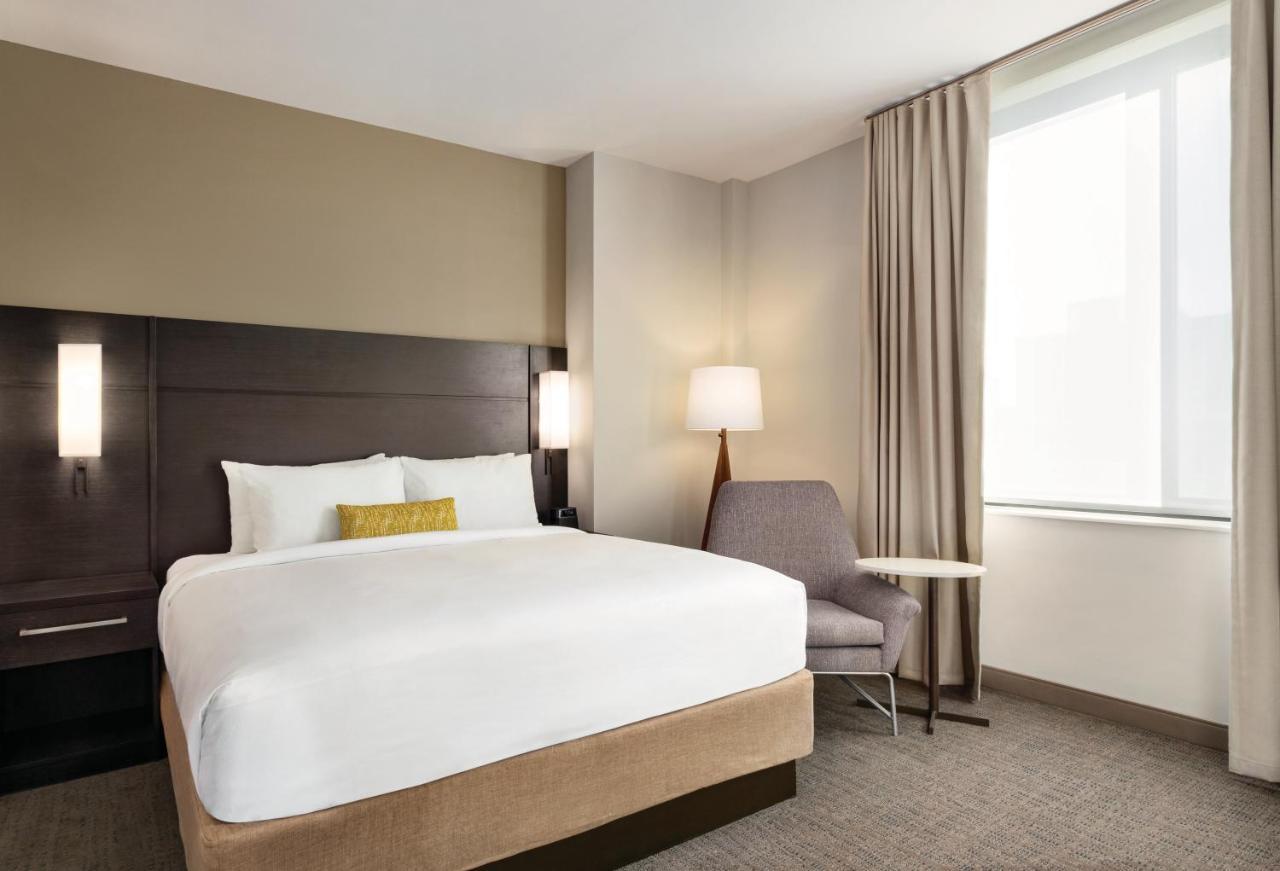 One-Bedroom King Suite
