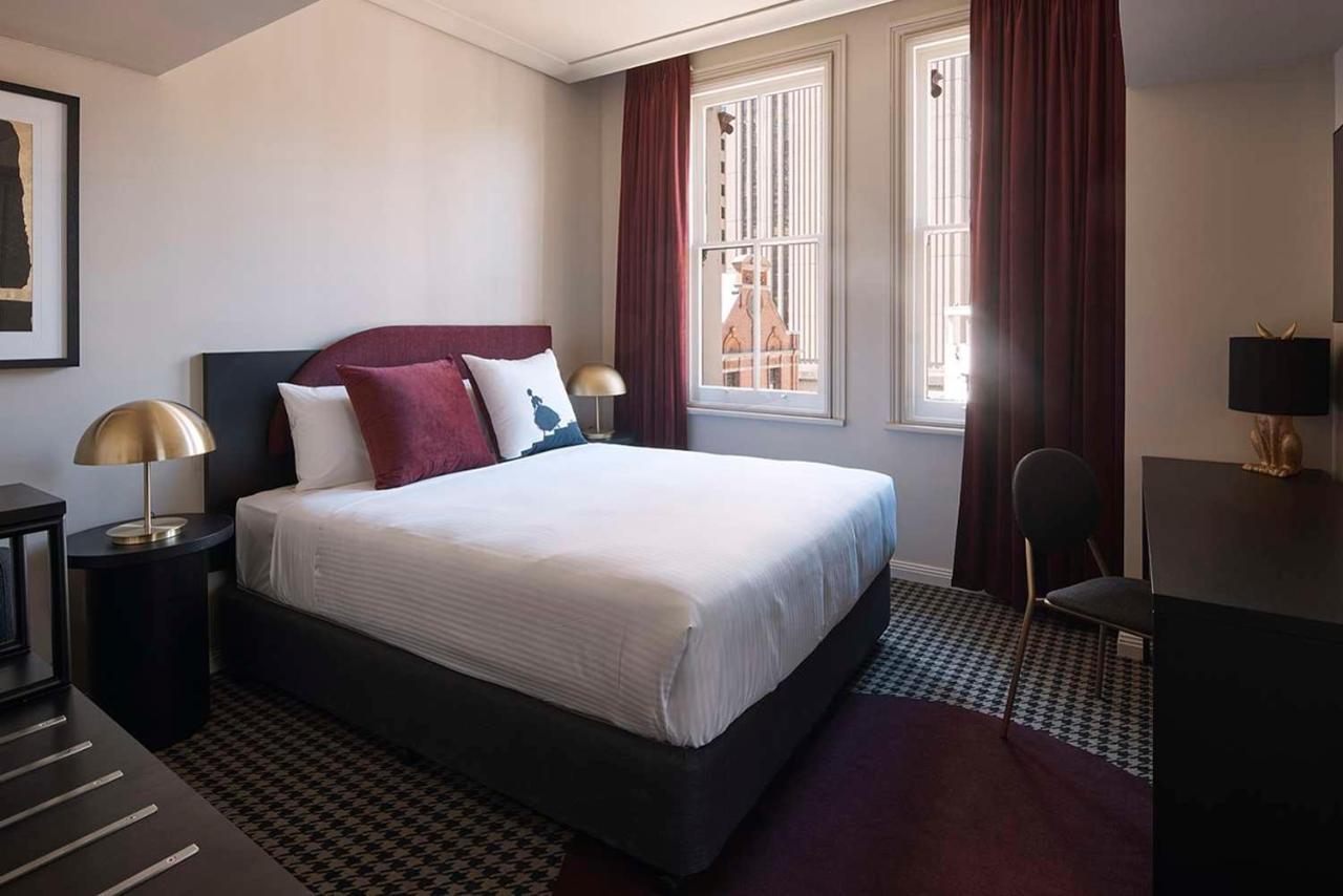 Queen Room,1335224909:JPEG