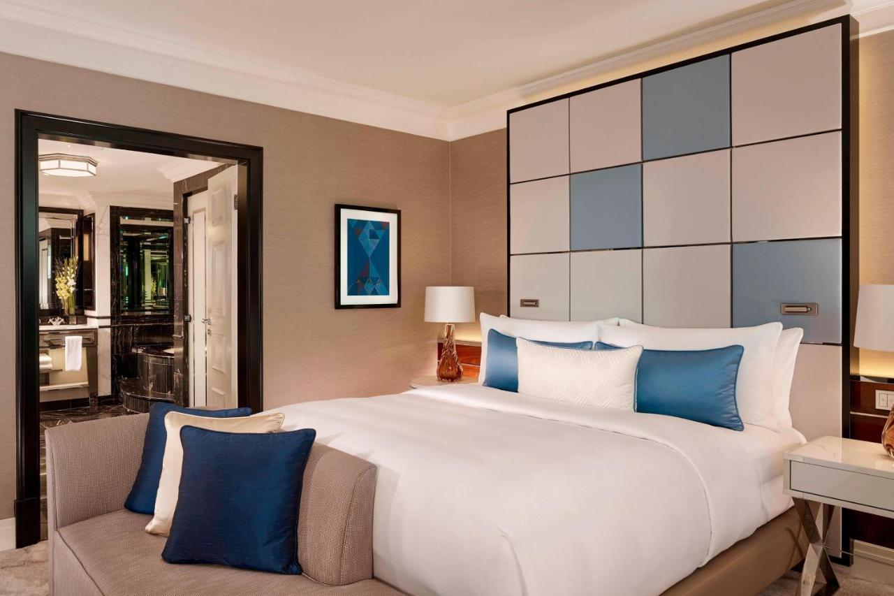 Carlton Club-suite