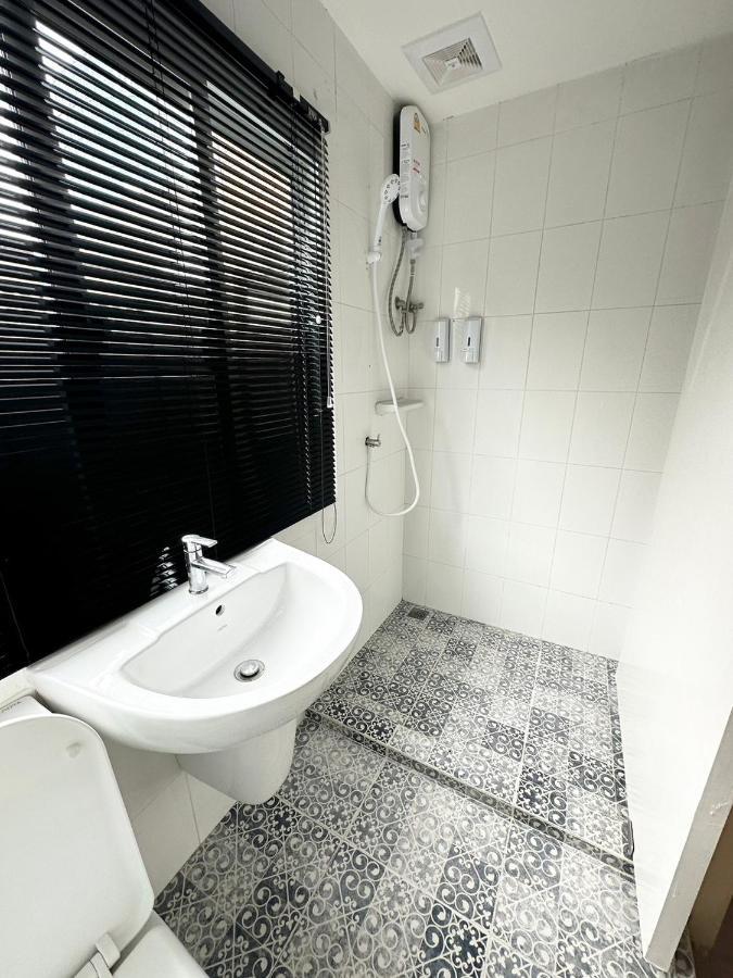 Quadruple Room with Private Bathroom