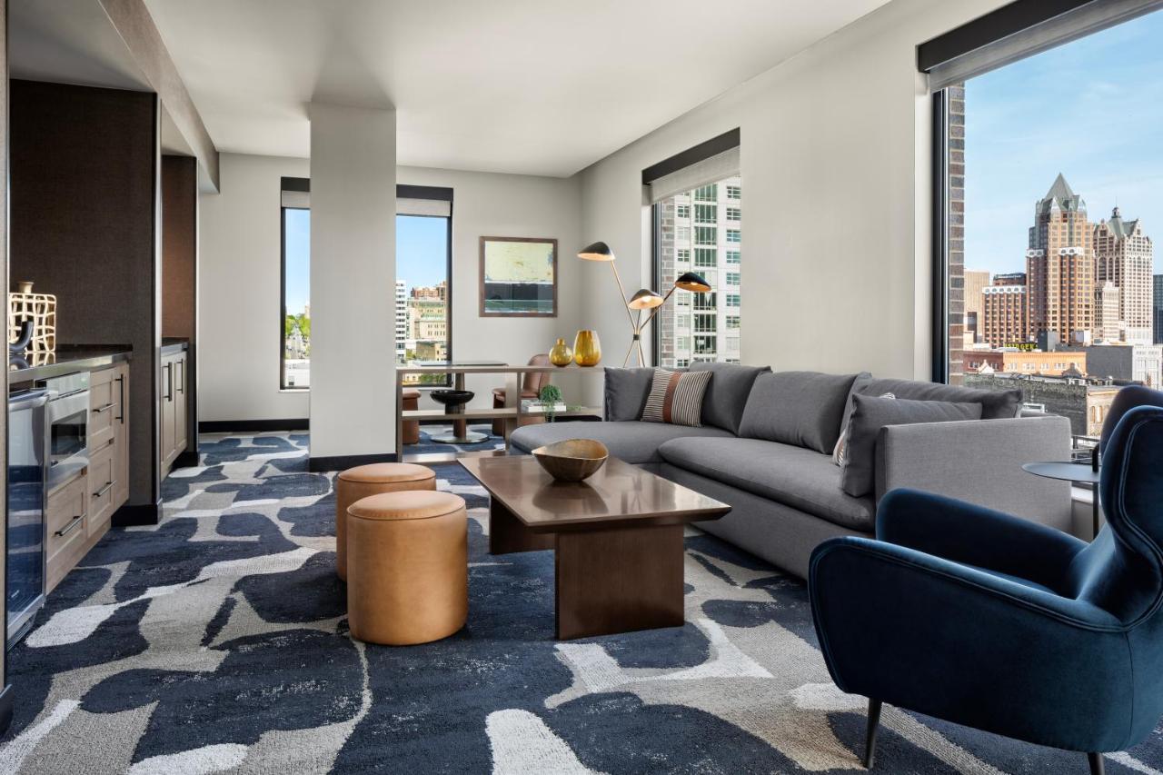 One-Bedroom King Suite