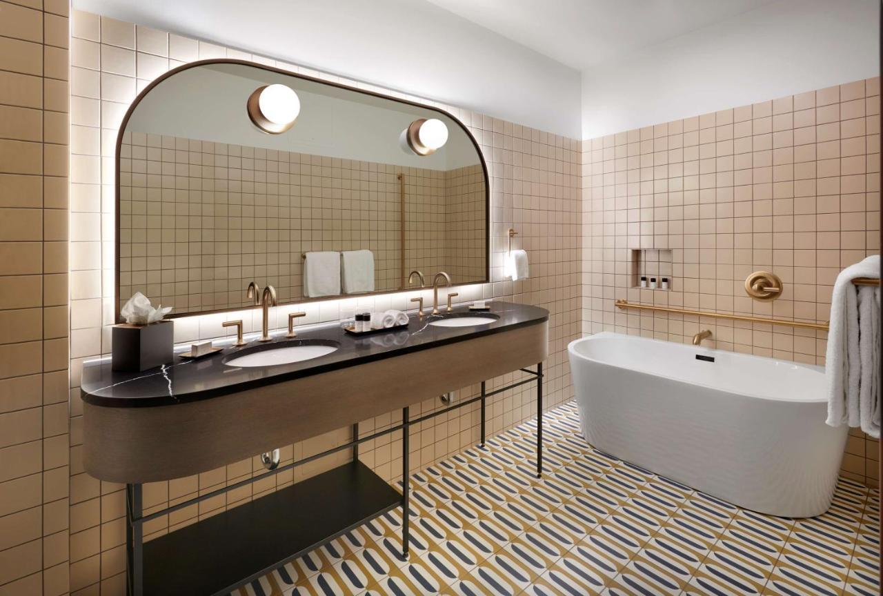 One-Bedroom Revel Suite