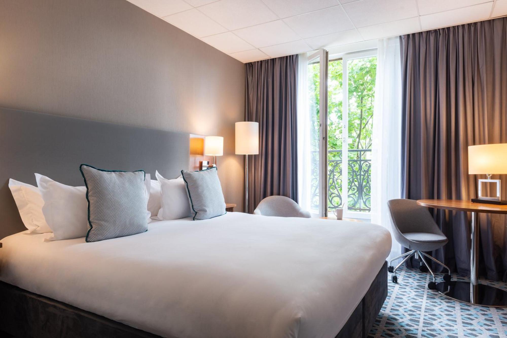 Premium King Room with City View