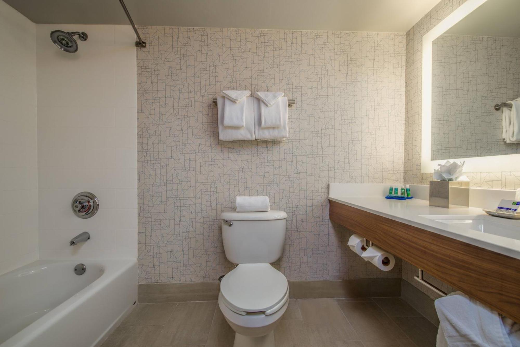 Queen Suite