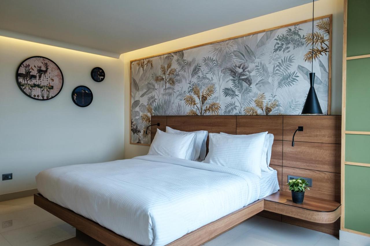 Urban Corner Room
