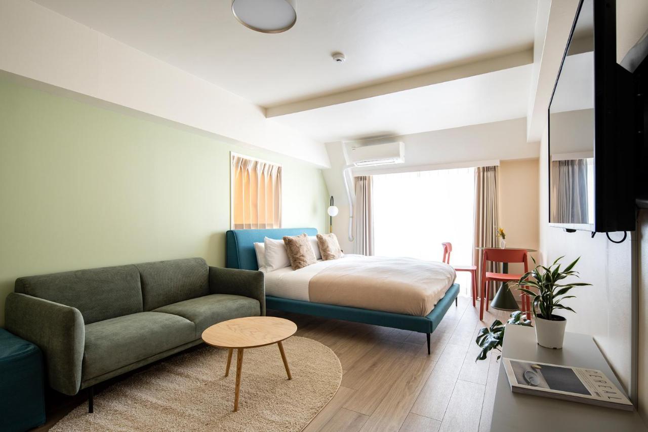 Deluxe Studio Apartment