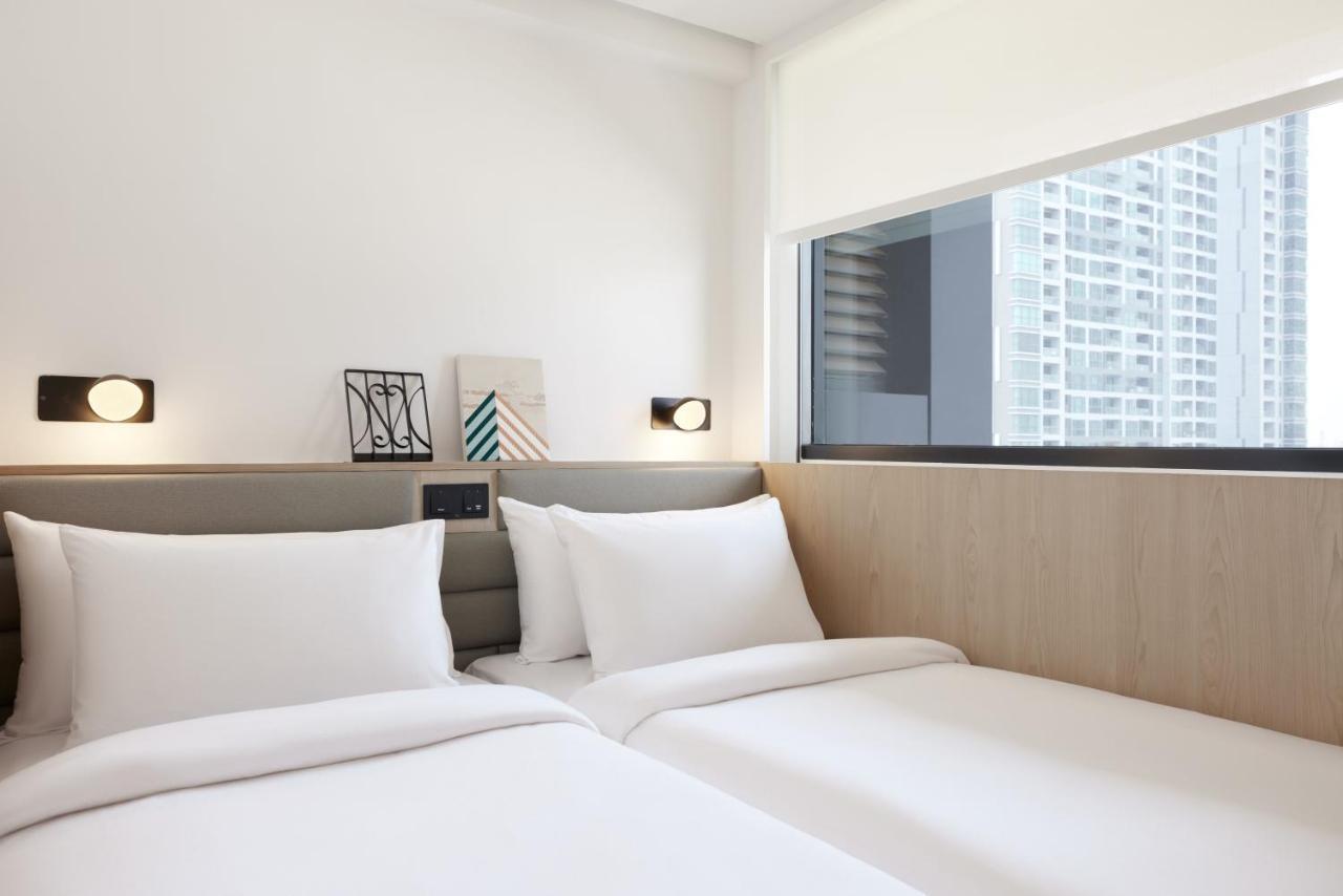 Cozy Twin Room