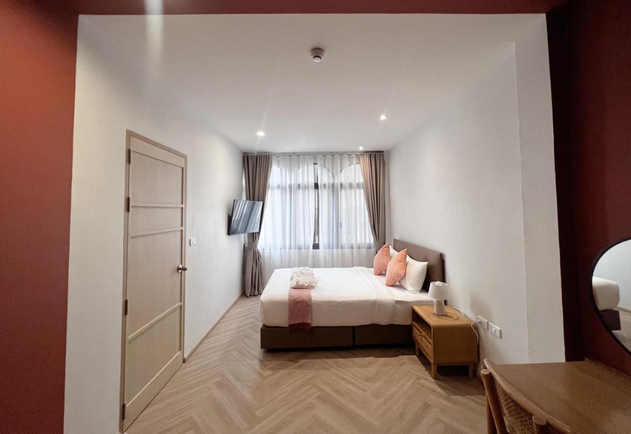 Deluxe Double Room with Shower