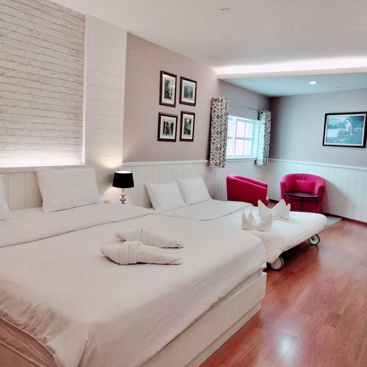 Family Room with City view