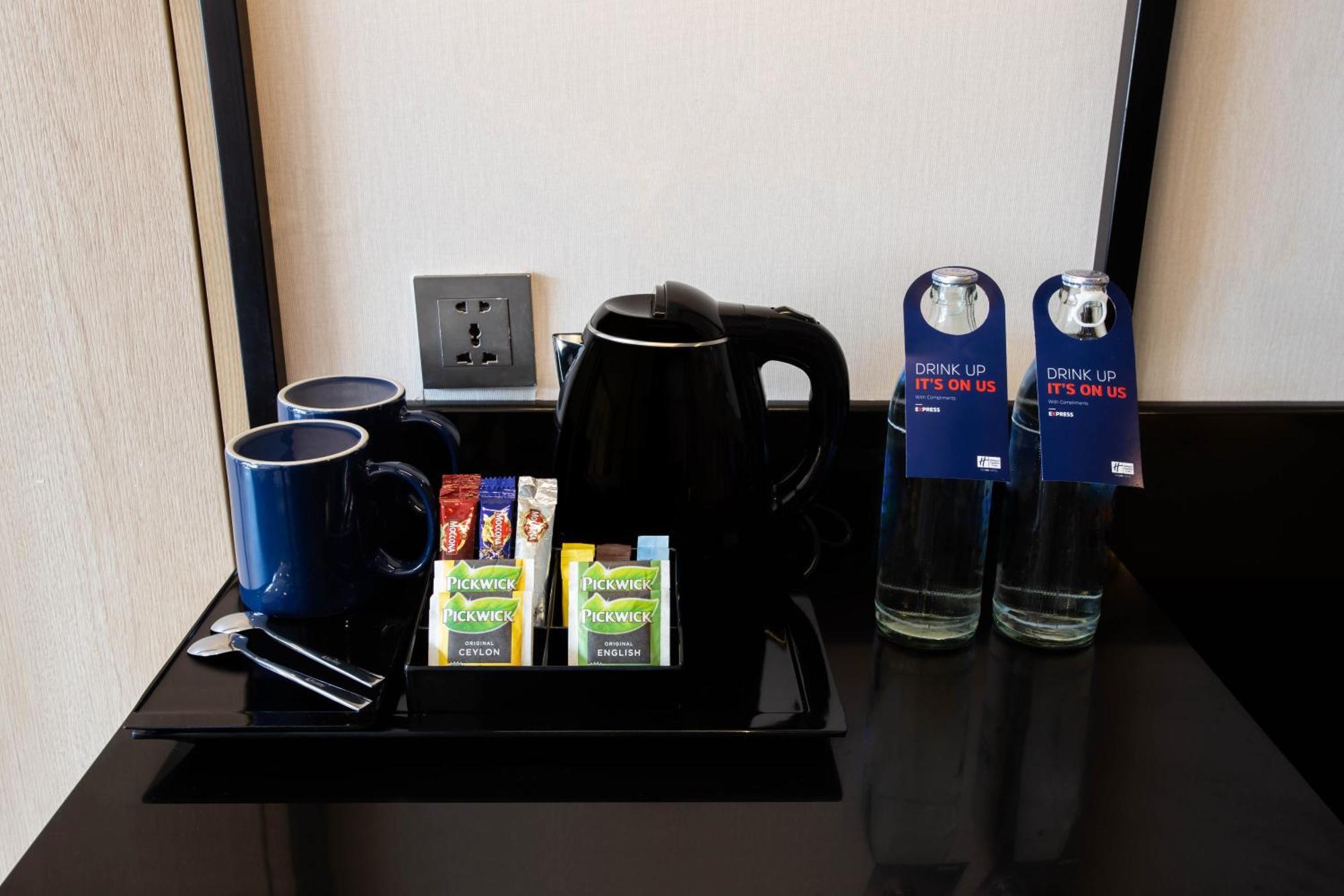 Queen Suite with Free Breakfast