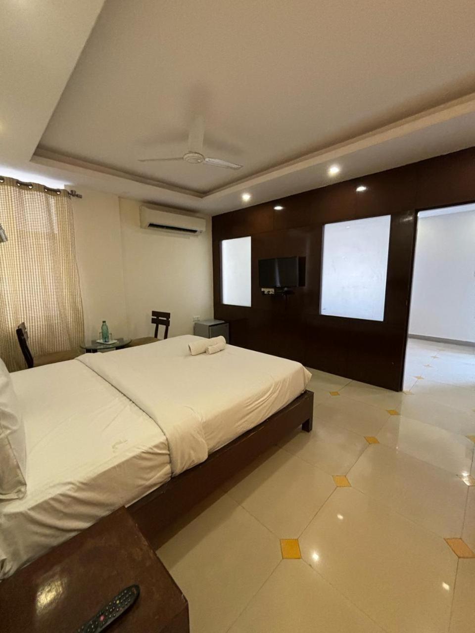 Suite,1504128394:JPEG