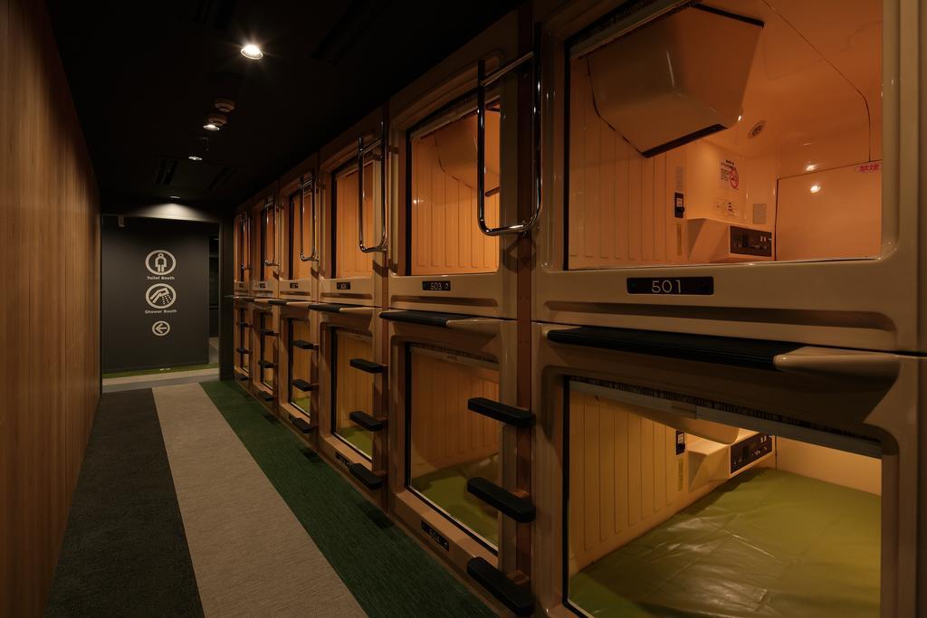 Capsule Room Male