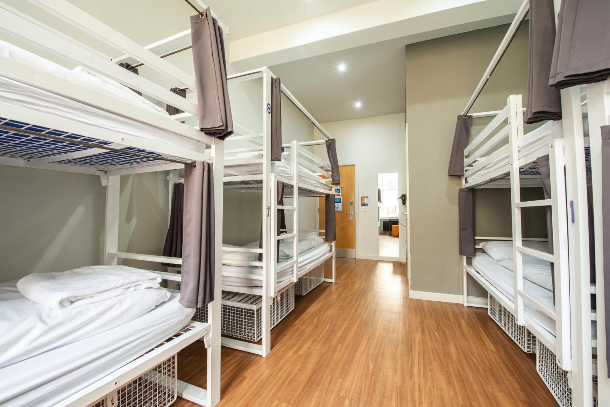 Bed in een Slaapzaal met 8 Bedden