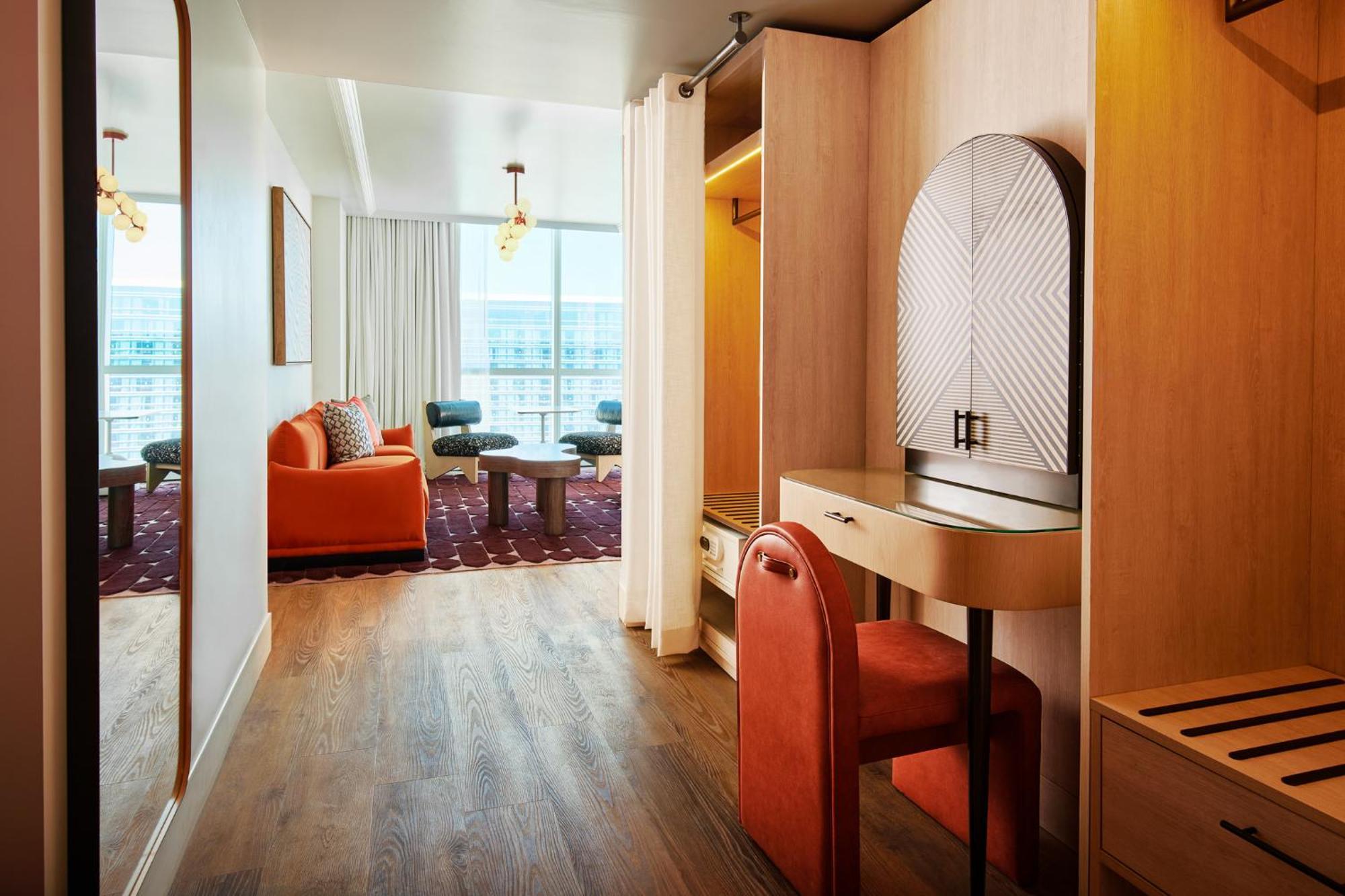 Ruby King Chamber Suite