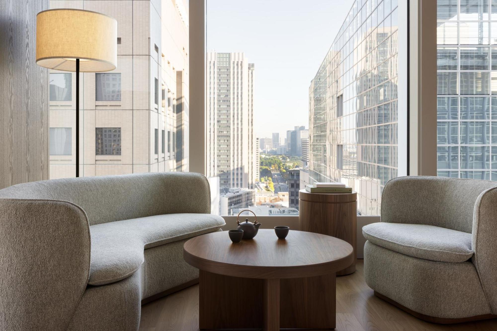 Deluxe Corner Suite with One King Bed and City View