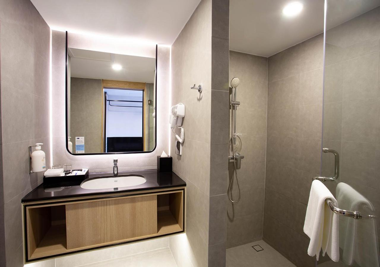 Standard Twin Room - Top Floor