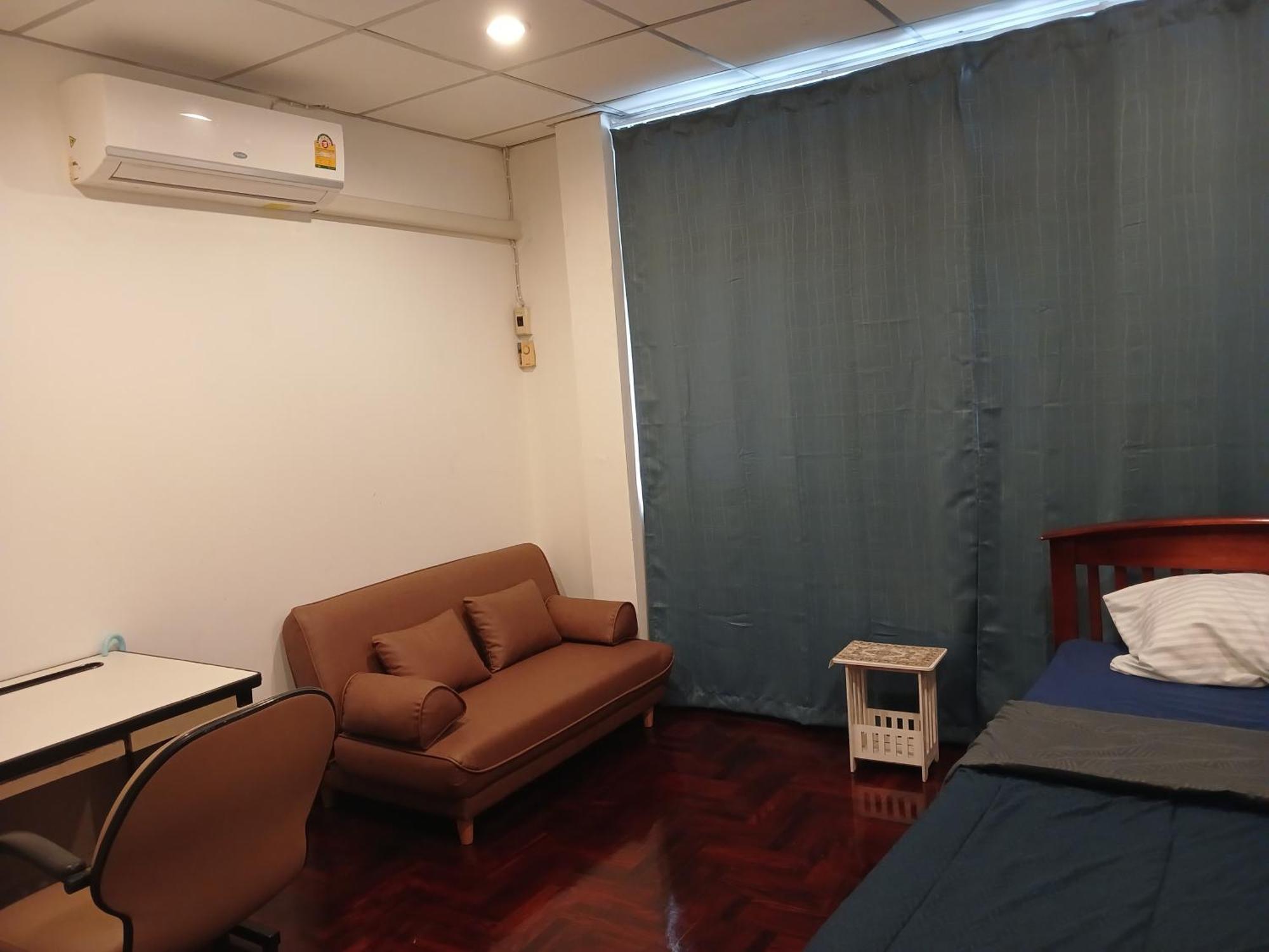 Deluxe Queen Room