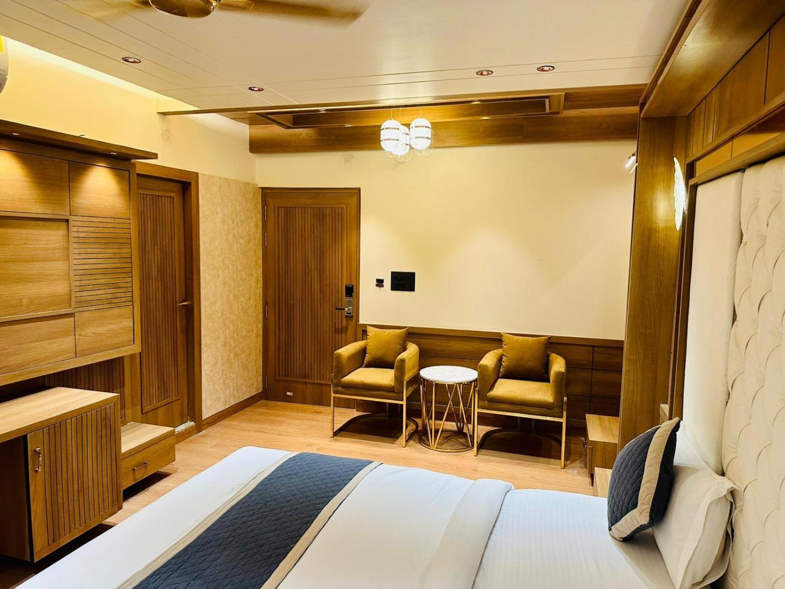 King Room