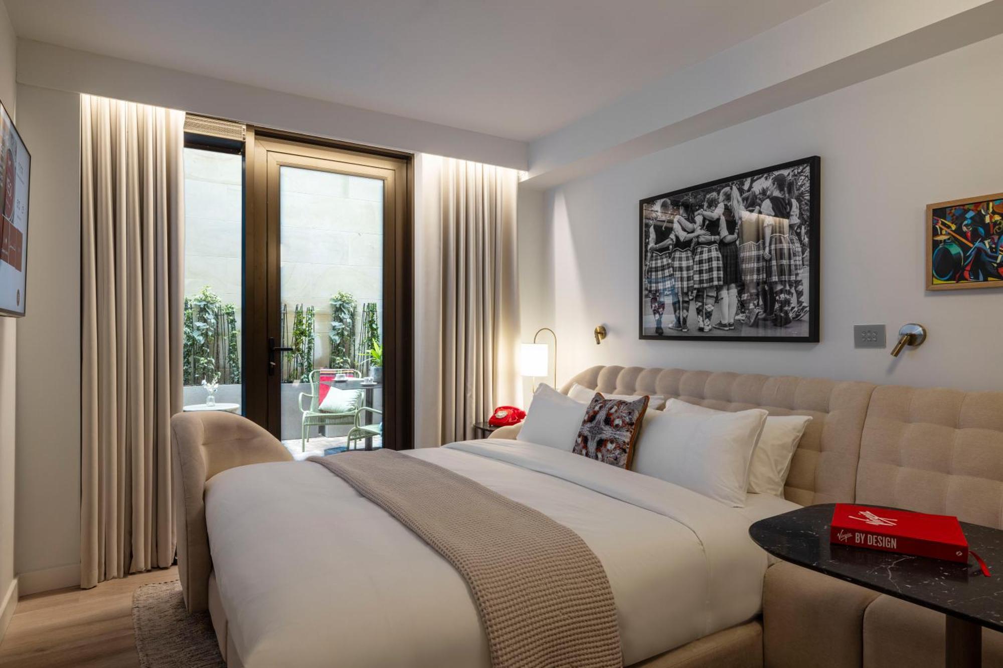 Chamber Kamer met Kingsize Bed en Terras