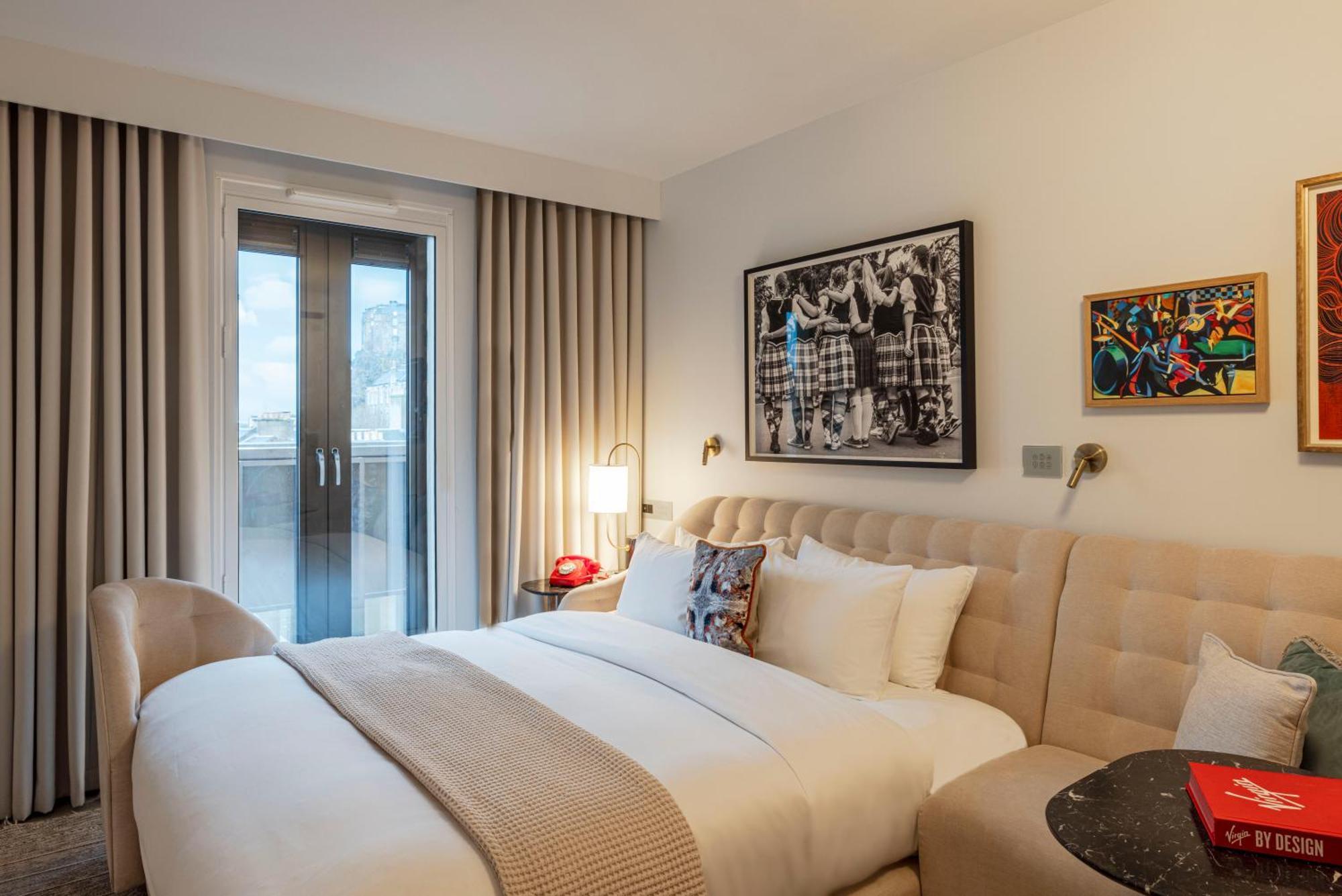 Chamber Kamer met Kingsize Bed en Uitzicht op het Kasteel